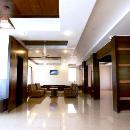 Hotel Sai Ramanand Sirdi Kültér fotó