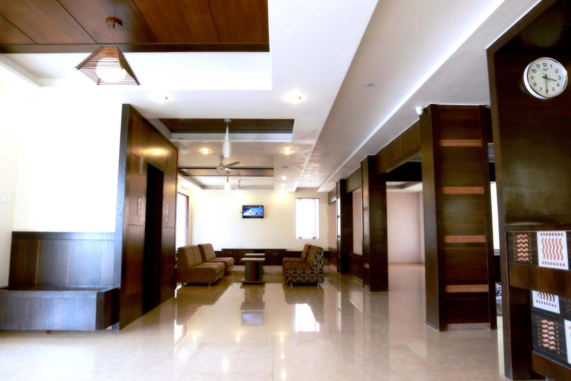Hotel Sai Ramanand Sirdi Kültér fotó