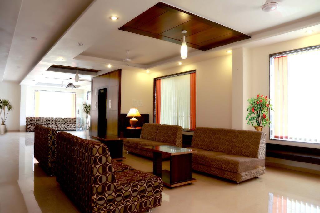 Hotel Sai Ramanand Sirdi Kültér fotó