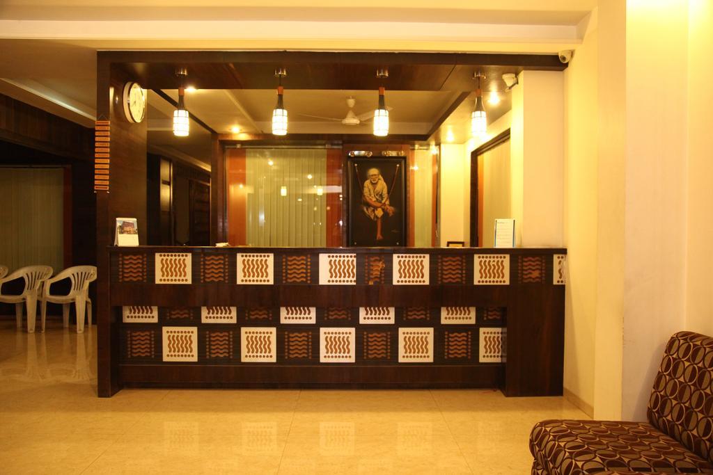 Hotel Sai Ramanand Sirdi Kültér fotó