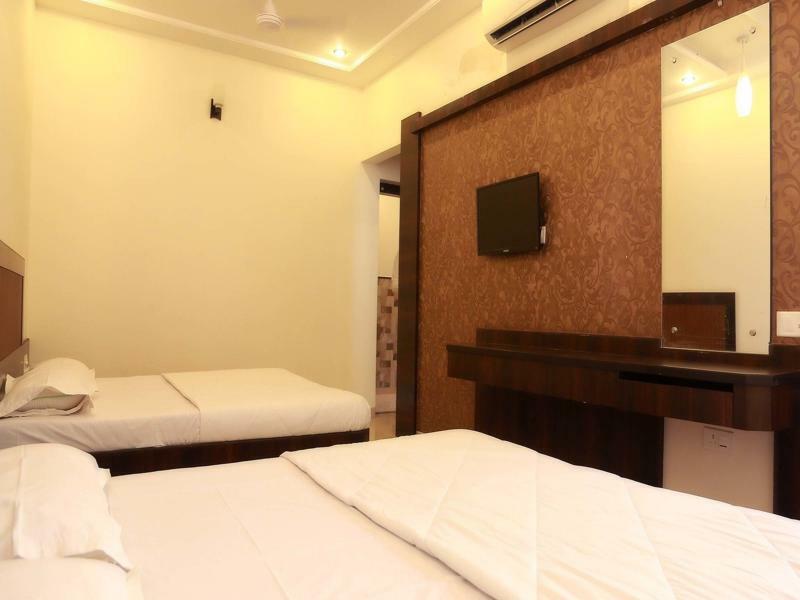 Hotel Sai Ramanand Sirdi Kültér fotó