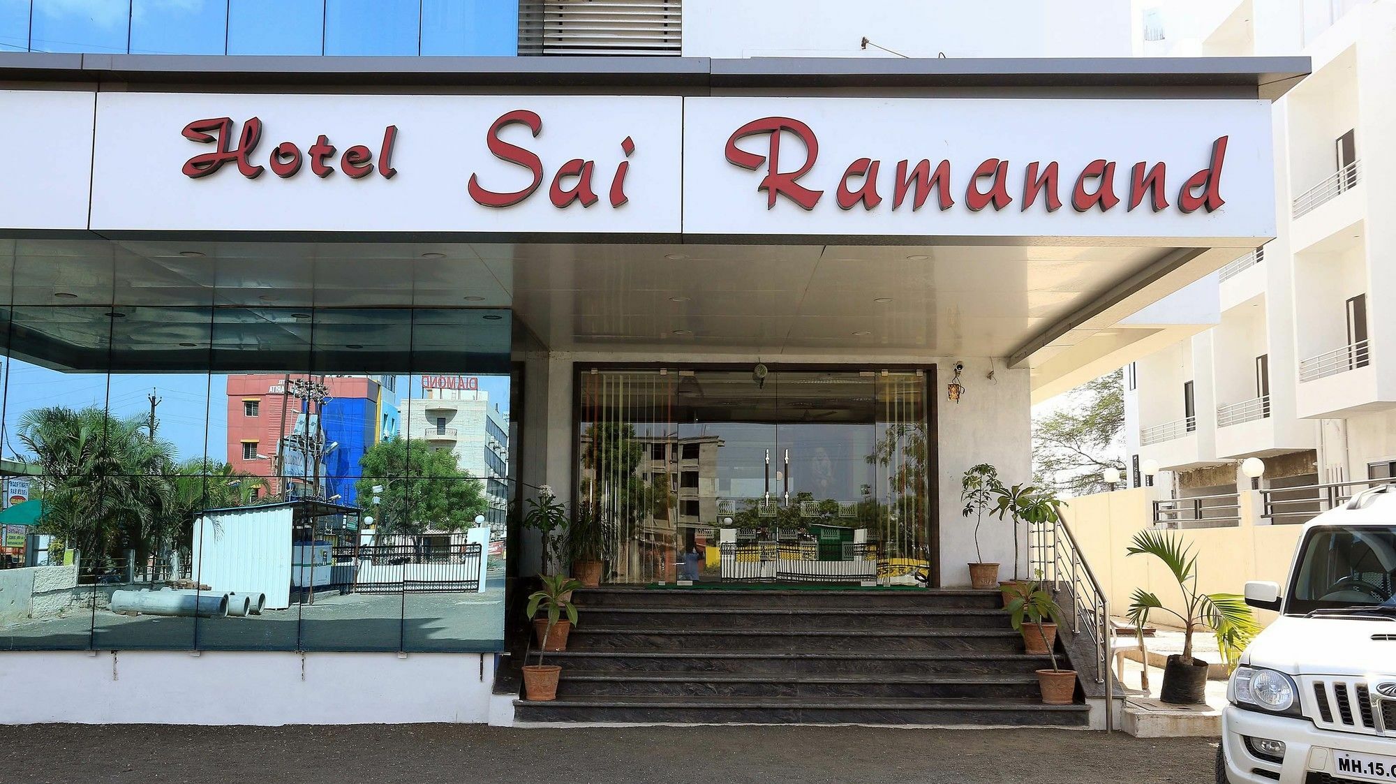 Hotel Sai Ramanand Sirdi Kültér fotó